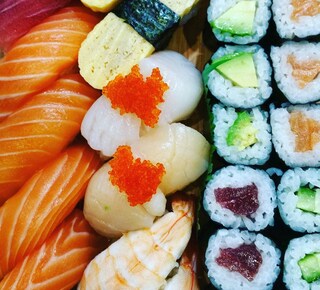 #latergram #happy #beautiful #lunch #sushi #sushilove #marstallcenter #ludwigsburg #withmybeloved #workmates #lunchbreak #foodporn #love #yummy #food #sushiporn #closeup #view #instafood #foodgram #foodstyle #fish #rice #perfection