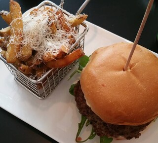 #nofilterneeded #burgerrepublic #bellaitaliaburger #burger #fries #parmesanfries #burgerlove #junkfood #soulfood #foodporn #foodshare #love #fun #style #instafood #yummy #lunch #lunchtime #ludwigsburg