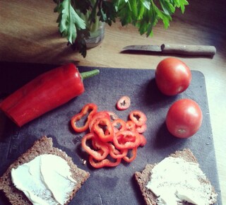 #happy #healthy #beautiful #breakfast #goodmorning #food #wholegrain #redpepper #tomato #creamcheese #red #parsley #black #foodgram #instafood #love #fun #style #foodporn #delicious #selfmade #eatclean #cleaneating #pretty
