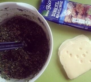 #preparing #healthy #vegetarian #lunch #wheat #wholegrain #spinach #cheese #burger #patty #yummy #delicious #snack #food #instadaily #instafood #foodgram #love #fun #style #foodporn #green #eatclean