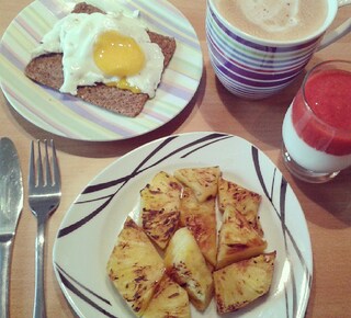 #heaven #happy #healthy #beautiful #breakfast #goodmorning #breakie #grilled #pineapple #nofatjogurt #strawberry #puree #coffee #sunnysideupegg #wholegrain #love #fun #style #foodporn #delicious #selfmade #eatclean #cleaneating #power #sweet #natural #nomnom #healthyfood #instadaily #inspiration