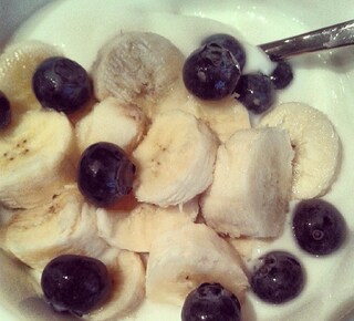 #happy #healthy #beautiful #dinner #food #foodart #foodgram #instafood #love #fun #style #foodporn #delicious #selfmade #eatclean #cleaneating #yummy #nofatjogurt #blueberries #banana #goodnight
