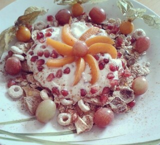 #happy #healthy #beautiful #breakfast #goodmorning#spelt#muesli #yogurt#grapes#apricot#pomegranate #physalis #cinnamon #yummy #food #foodart #inspiration #foodgram #instafood #love #foodporn #foodshare #healthyfood #breakie#eatclean #cleaneating#postworkout #yeah